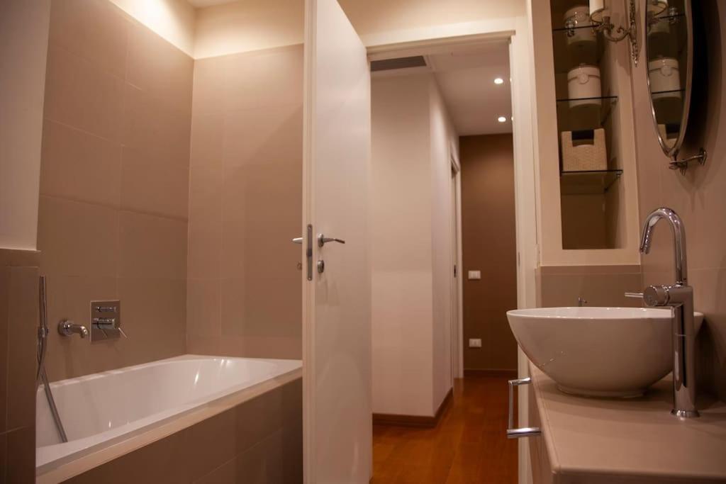 Roma, Gemelli Casa Eleganza, Resort Modernista Dış mekan fotoğraf