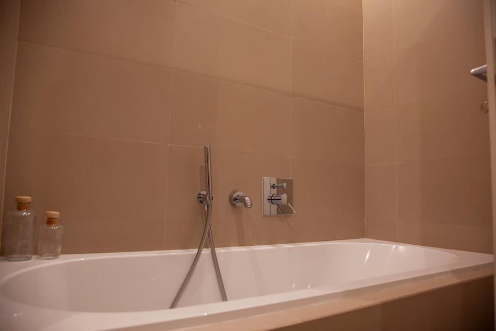 Roma, Gemelli Casa Eleganza, Resort Modernista Dış mekan fotoğraf